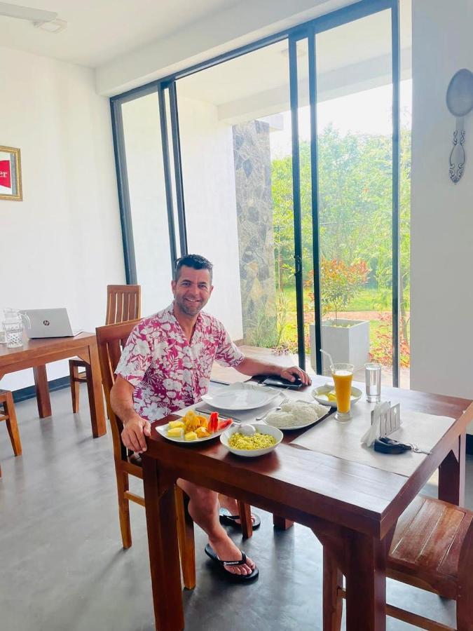 Black Mustang Hotel Dambulla Extérieur photo